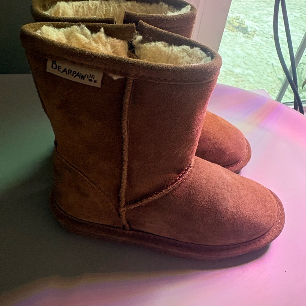 BearPaw Tan Suede Winter Boots Emma youth boot